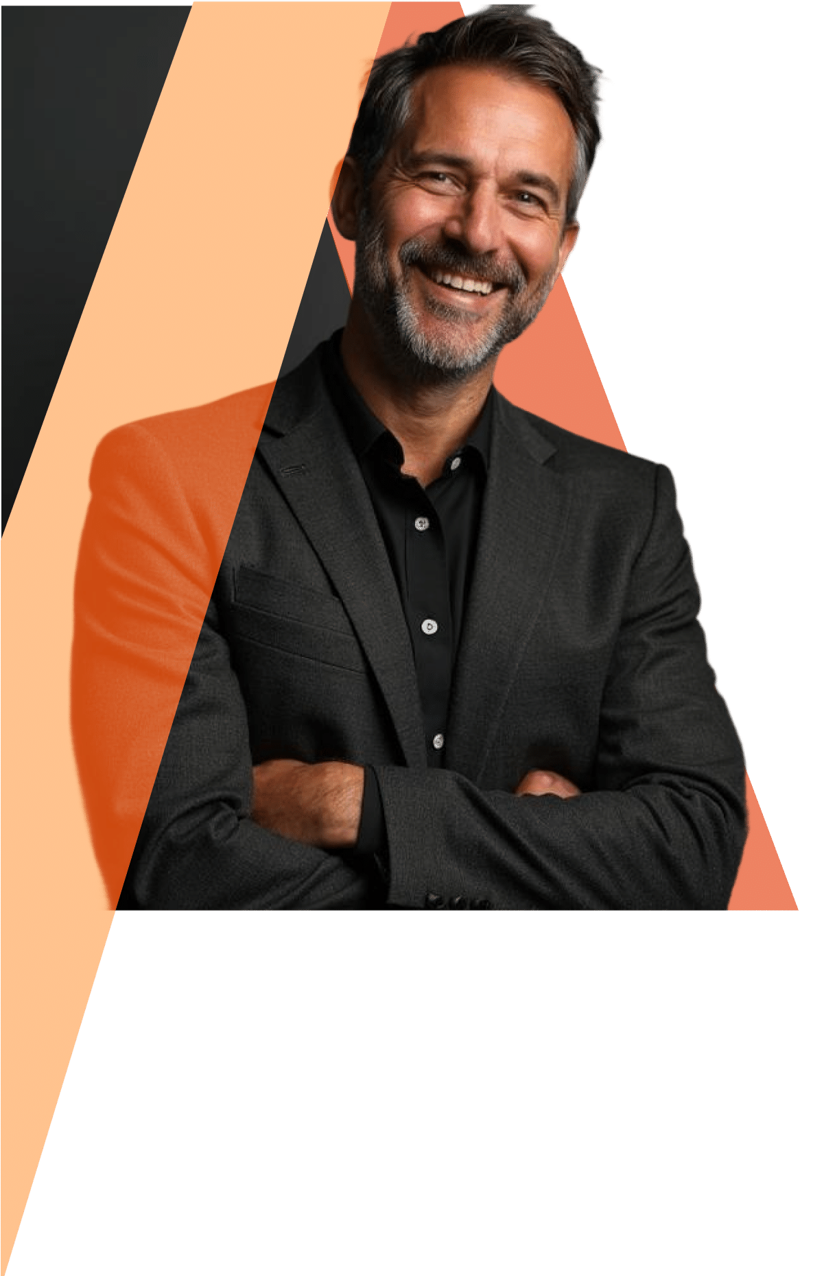 Homem de preto sorrindo